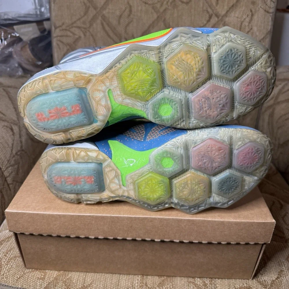 2014 Nike LeBron 12 Trillion Dollar Man‎ Size 10 Used Basketball Sneakers